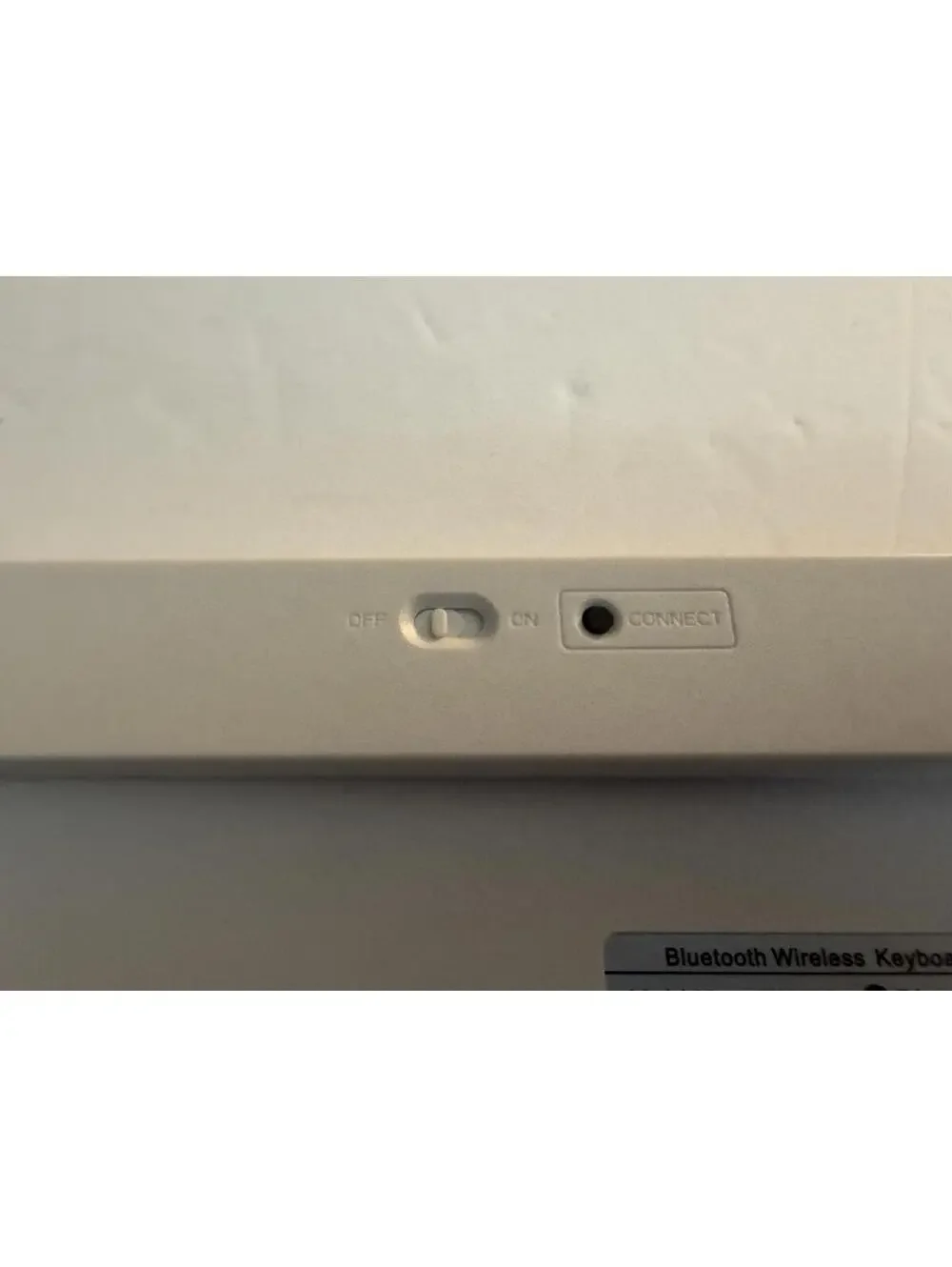 Bluetooth 3.0 Wireless Keyboard for iPad 2 IPhone 4.0 OS Smartphone PC Android